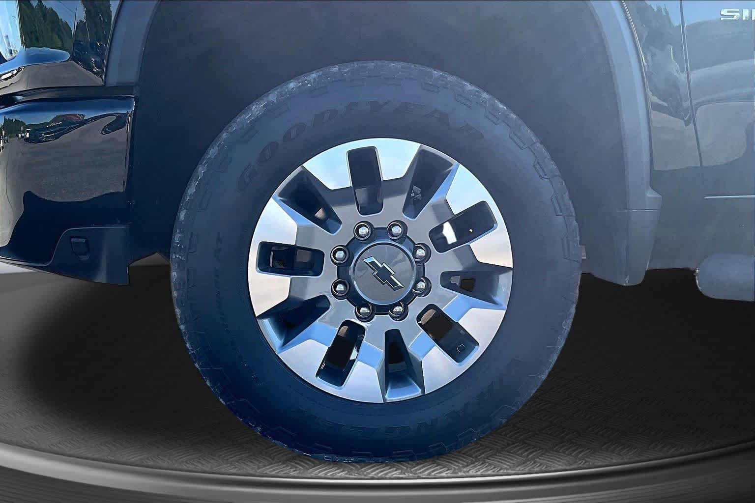 2022 Chevrolet Silverado 2500HD LTZ - 8