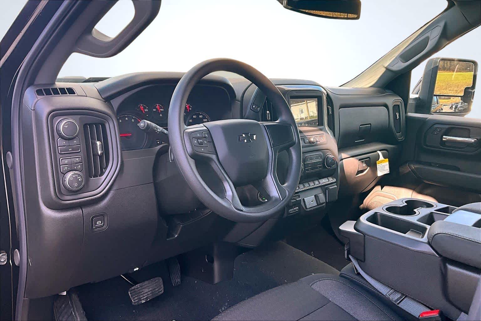 2026 Chevrolet Silverado 2500HD Custom - 5