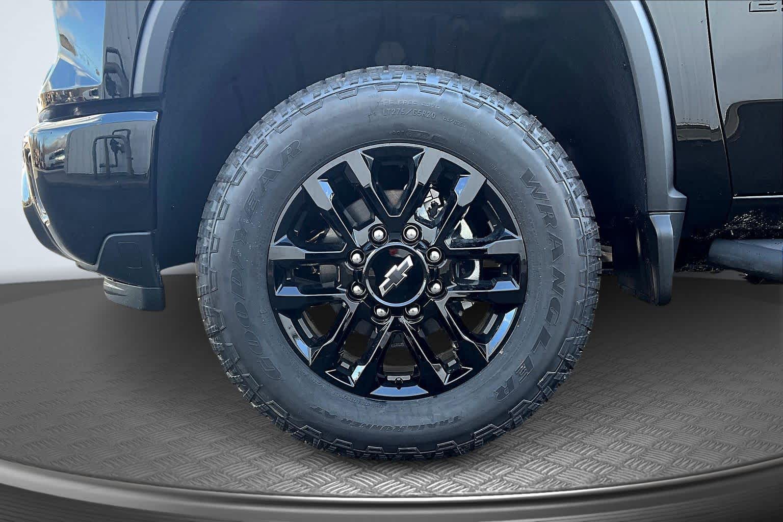 2026 Chevrolet Silverado 2500HD Custom - 11