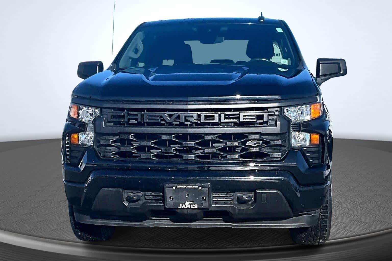 2023 Chevrolet Silverado 1500 Custom - 3