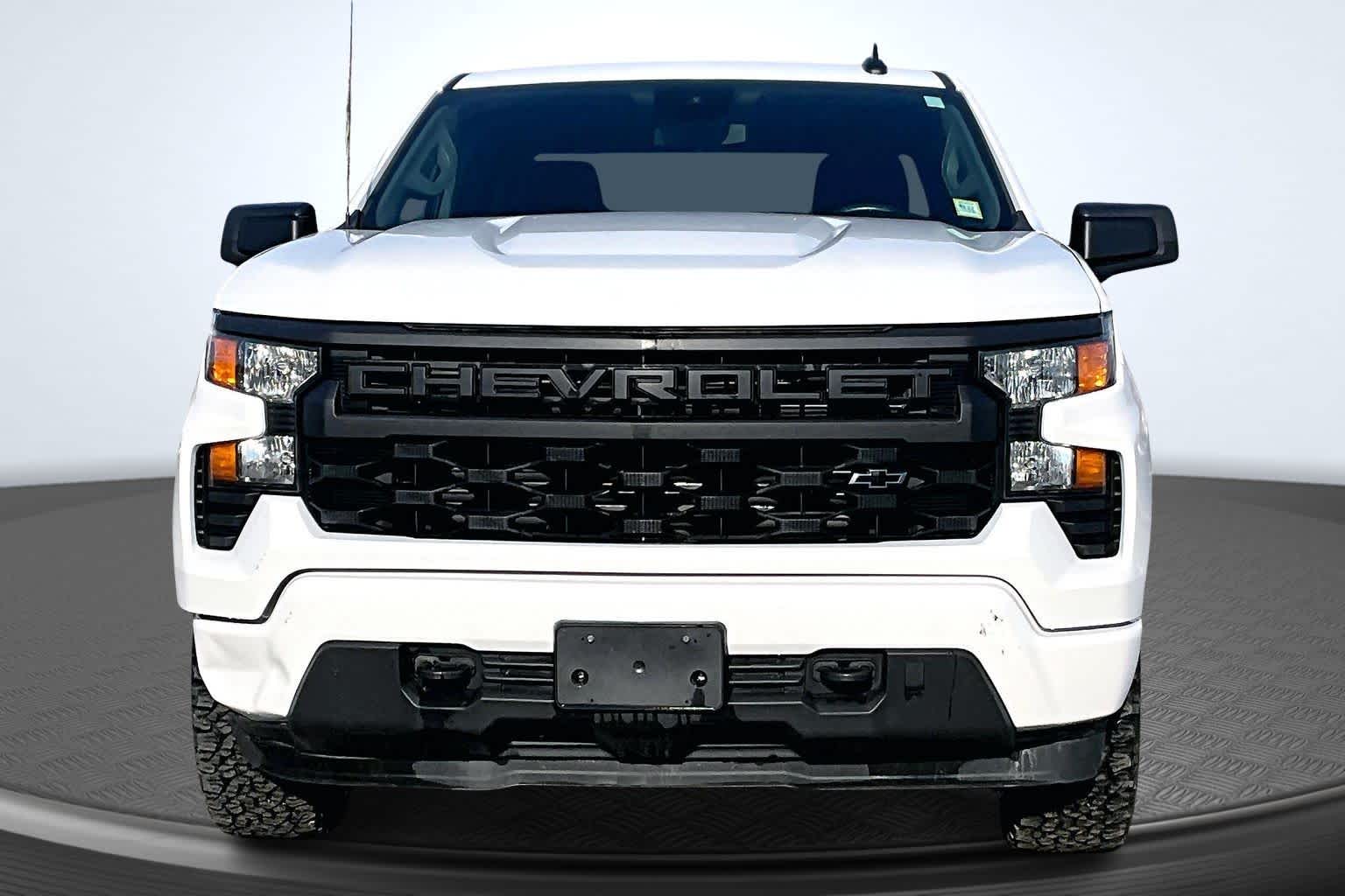 2023 Chevrolet Silverado 1500 Custom - 3