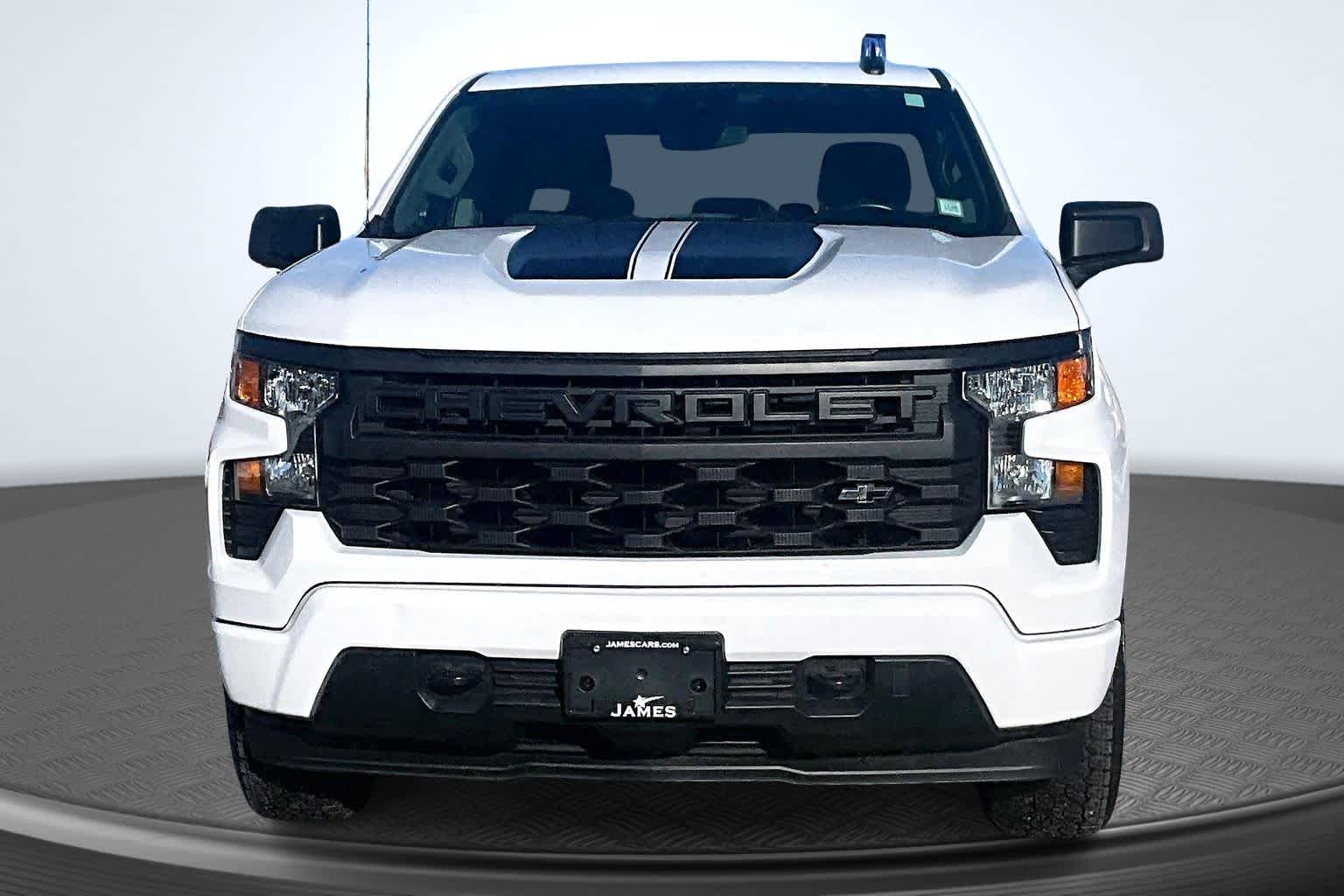 2023 Chevrolet Silverado 1500 Custom - 3