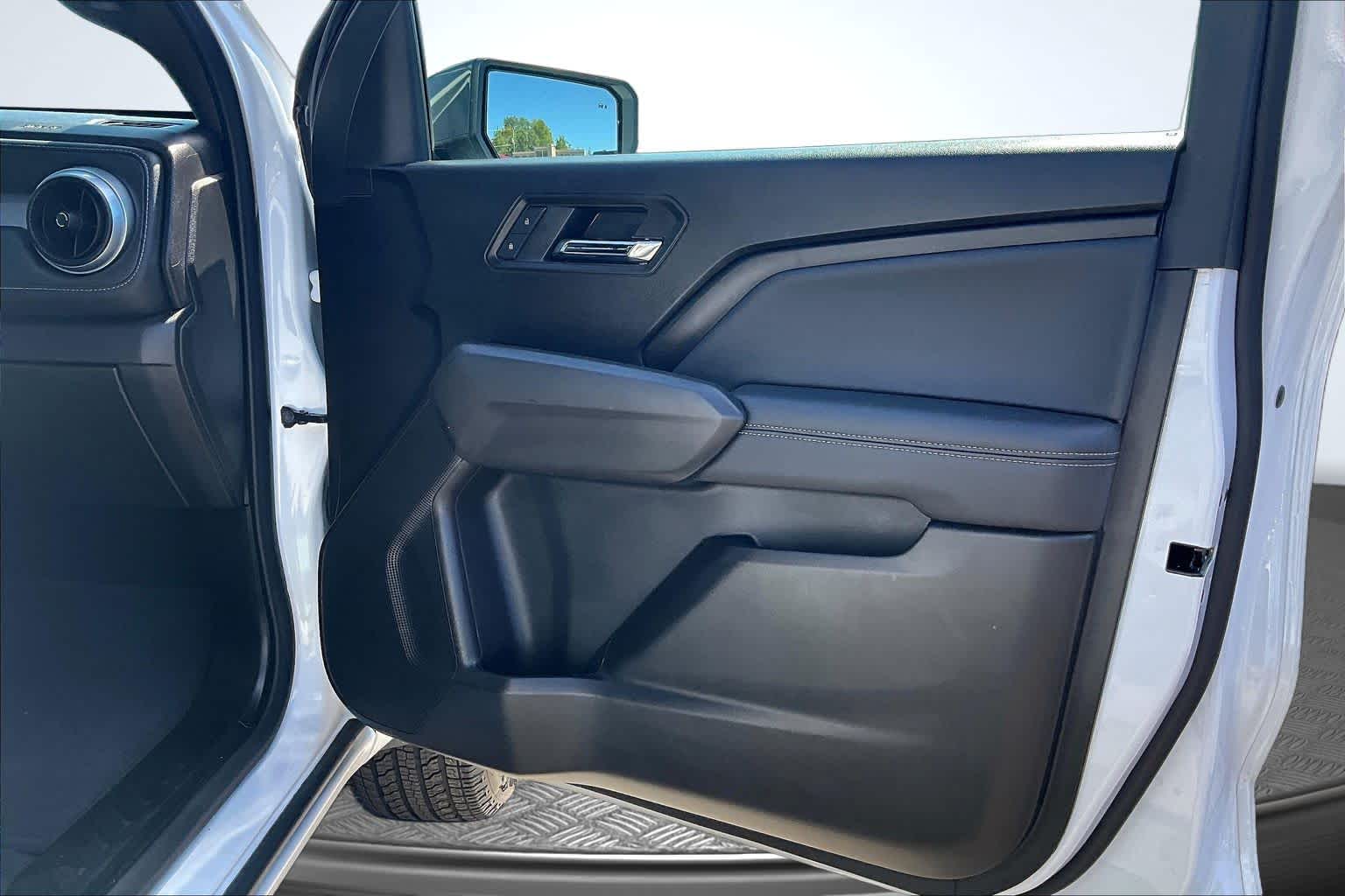 2025 Chevrolet Colorado 4WD LT Summit White at James Chevrolet