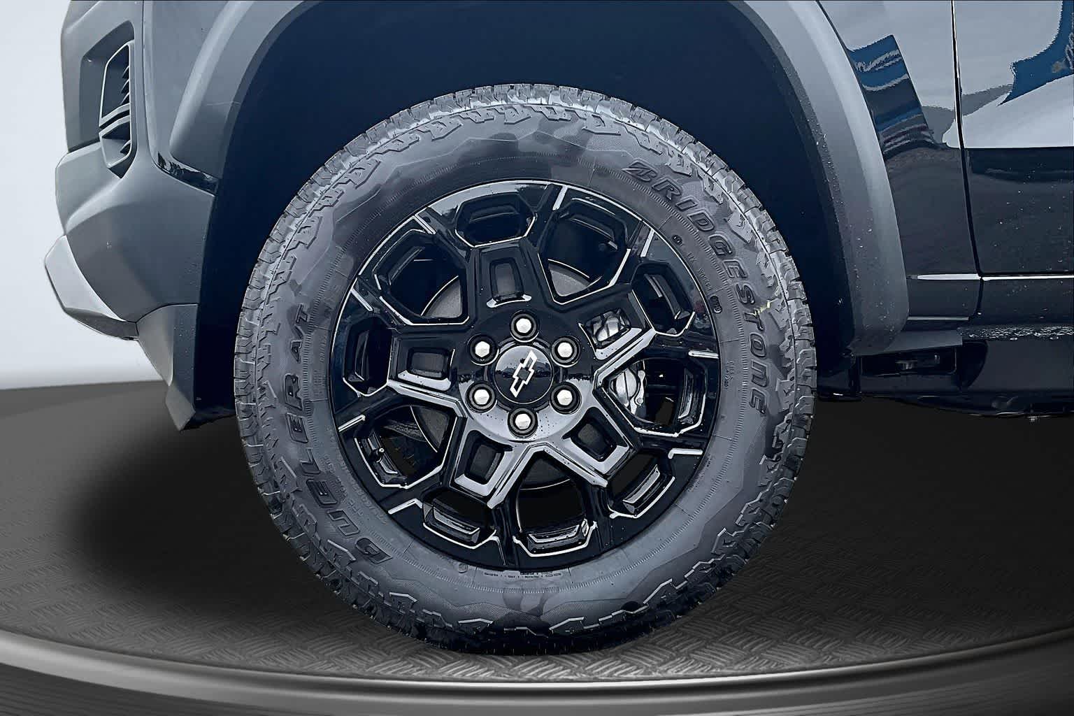2026 Chevrolet Colorado 4WD Trail Boss Black at James Chevrolet