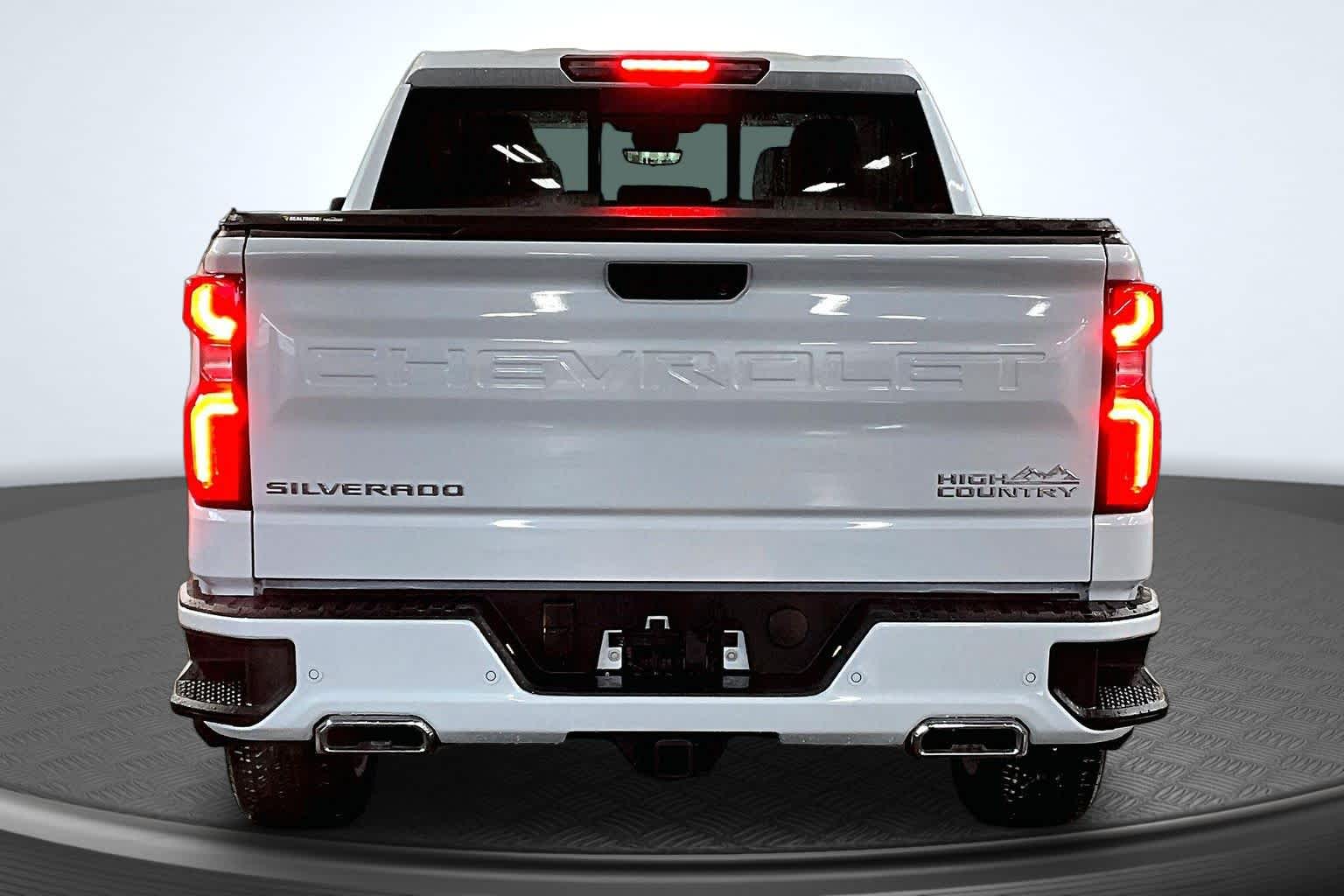 2026 Chevrolet Silverado 1500 High Country - 3