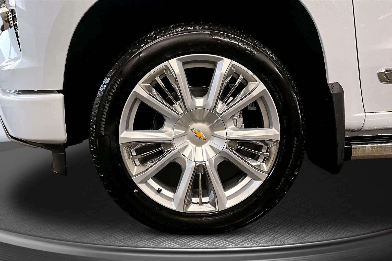2026 Chevrolet Silverado 1500 High Country - 11