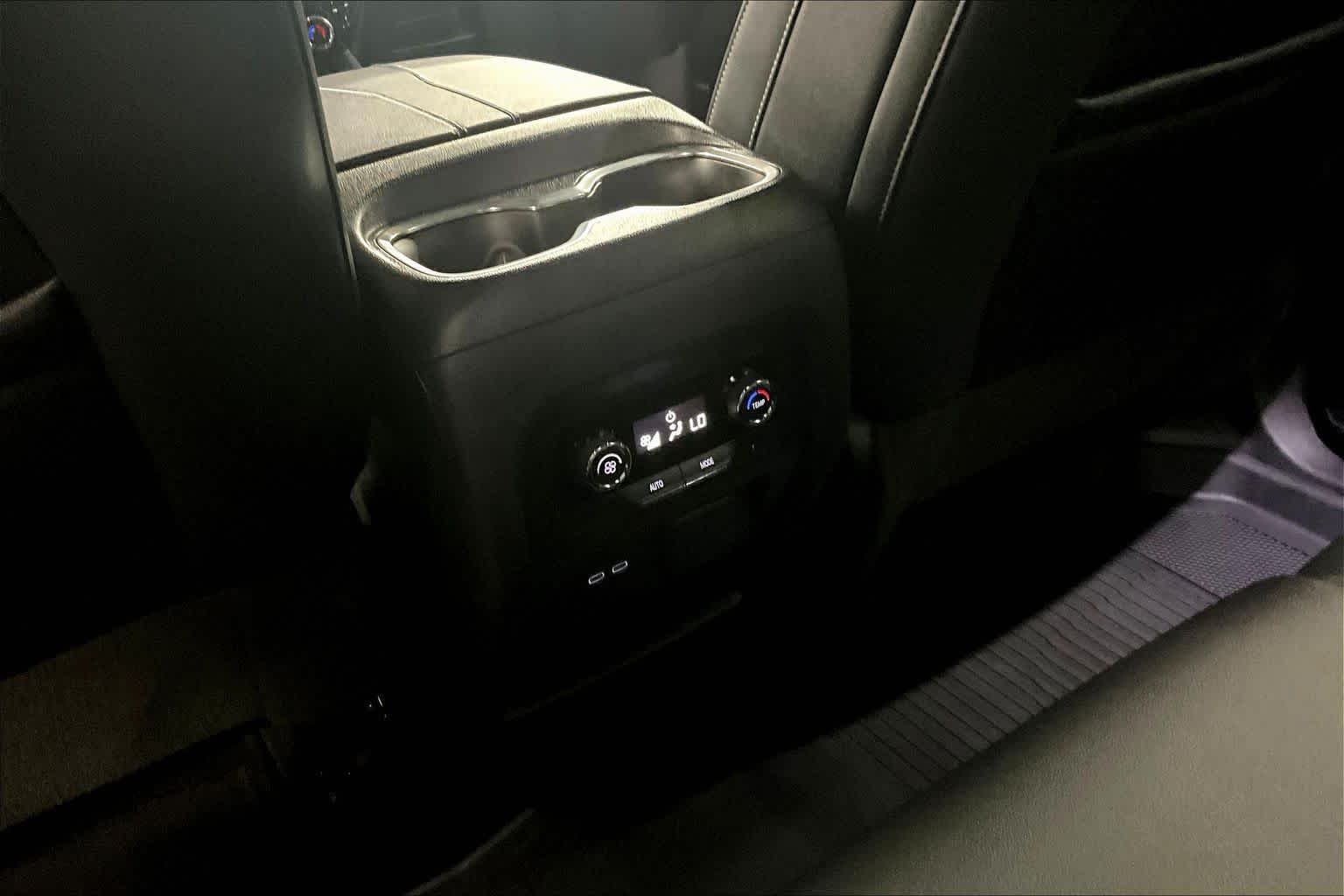 2024 Chevrolet Traverse AWD LT Iridescent Pearl Tricoat at James Chevrolet