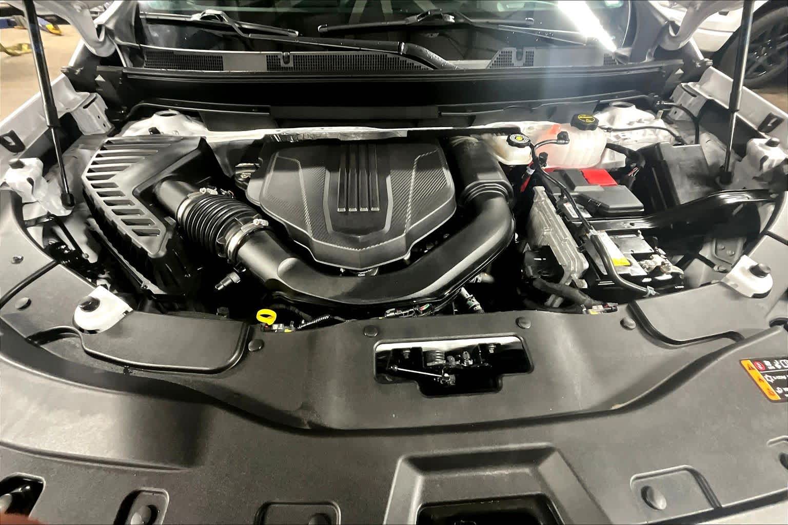 2024 Chevrolet Traverse AWD LT Iridescent Pearl Tricoat at James Chevrolet