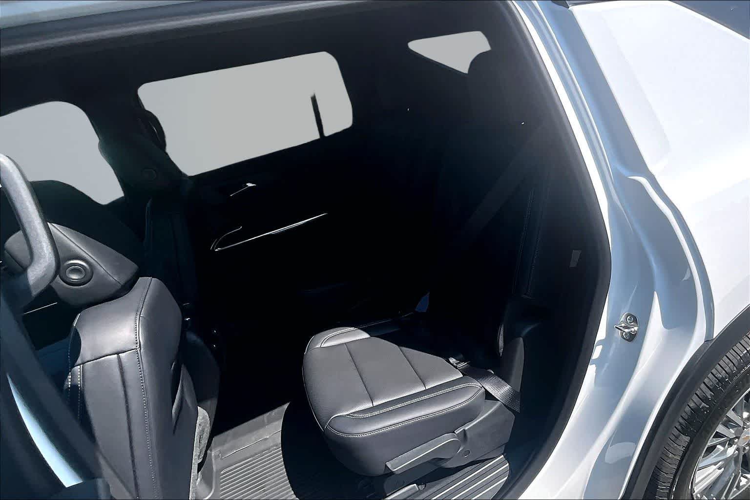 2026 Chevrolet Traverse AWD LT Summit White at James Chevrolet