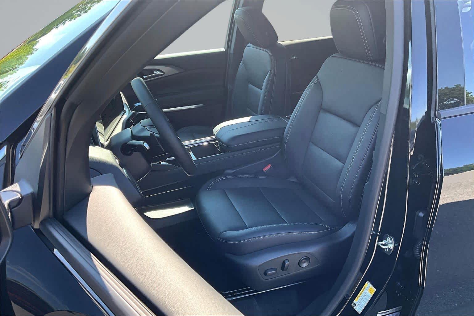 2026 Chevrolet Traverse AWD LT Mosaic Black Metallic at James Chevrolet