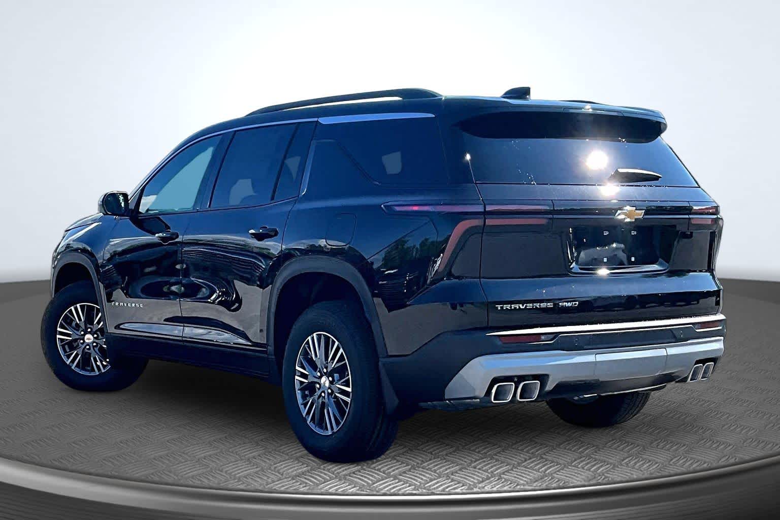 2026 Chevrolet Traverse AWD LT Mosaic Black Metallic at James Chevrolet