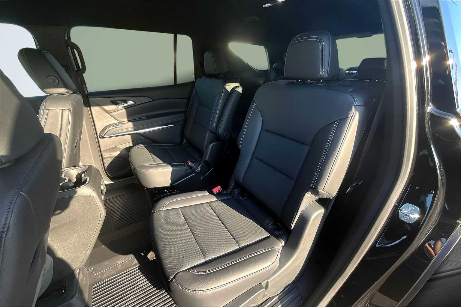 2026 Chevrolet Traverse AWD LT - 9