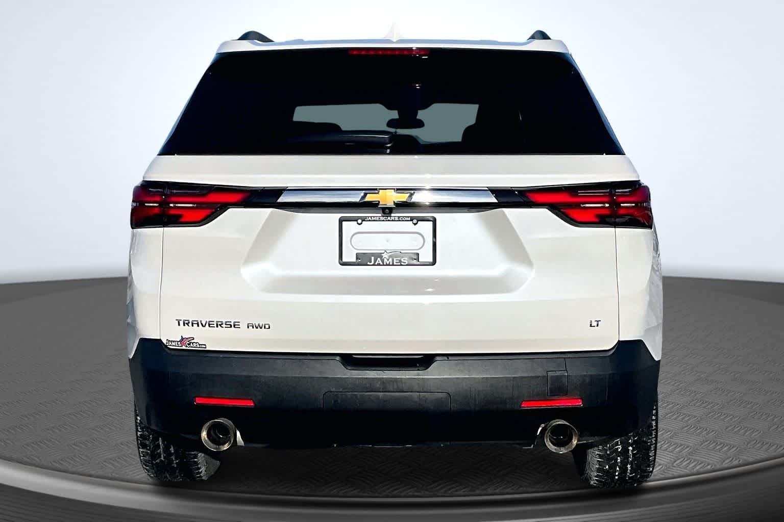 2023 Chevrolet Traverse LT Cloth Iridescent Pearl Tricoat at Mangino Chevrolet