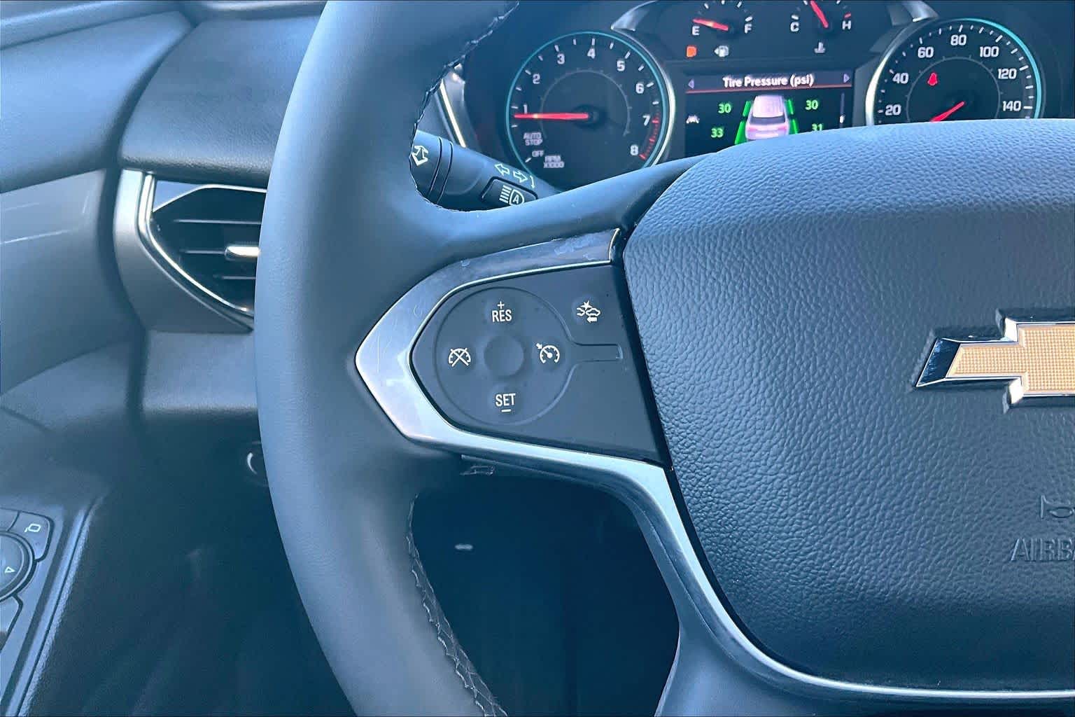 2023 Chevrolet Traverse LT Cloth Iridescent Pearl Tricoat at Mangino Chevrolet