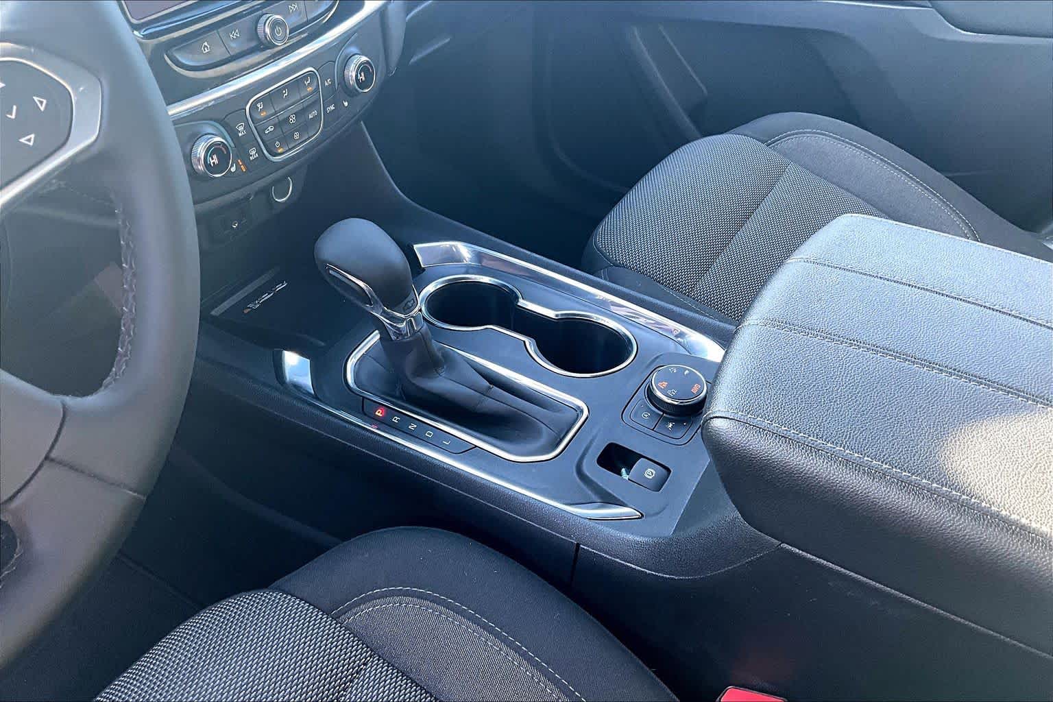 2023 Chevrolet Traverse LT Cloth Iridescent Pearl Tricoat at Mangino Chevrolet