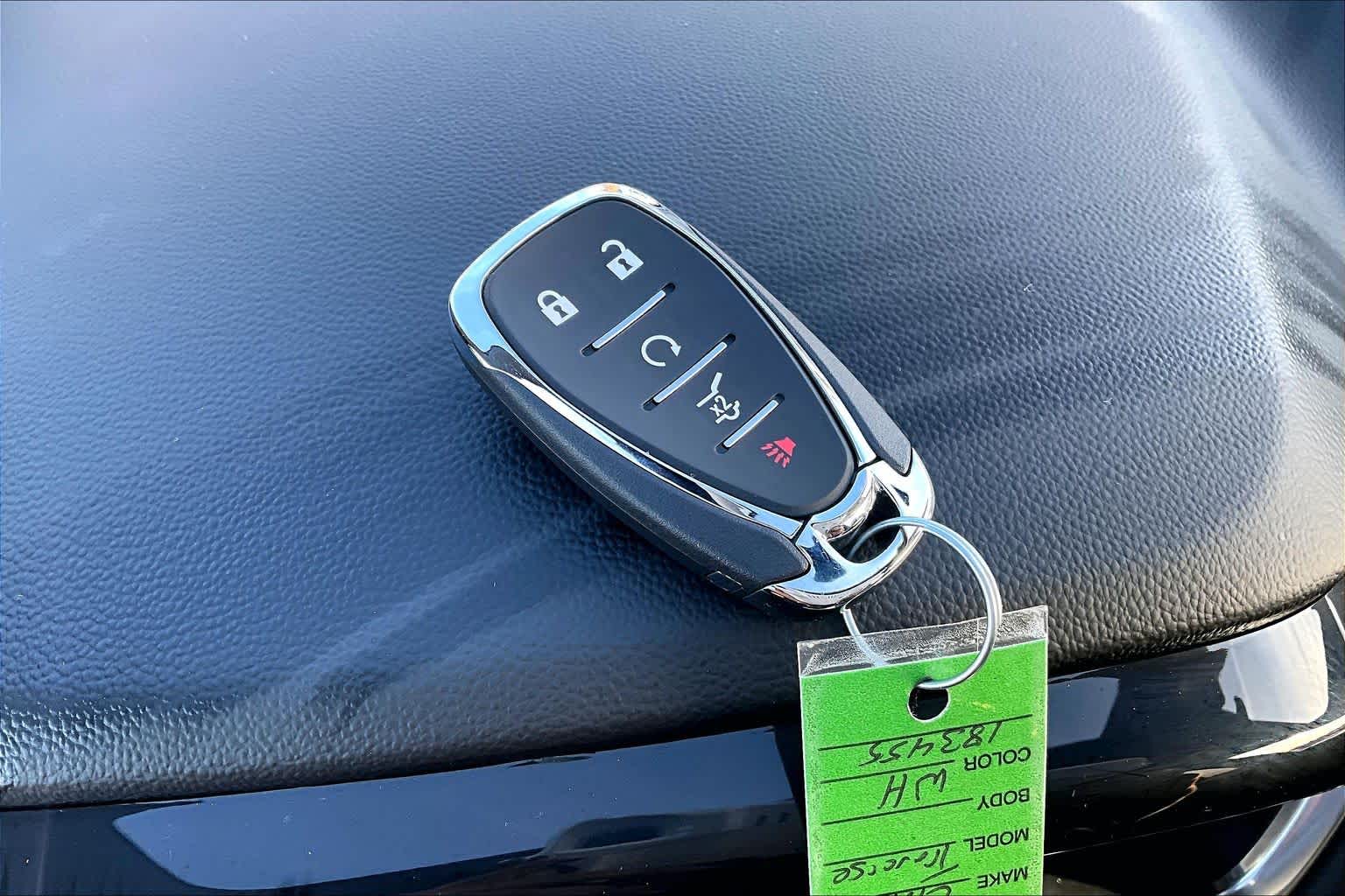 2023 Chevrolet Traverse LT Cloth Iridescent Pearl Tricoat at Mangino Chevrolet