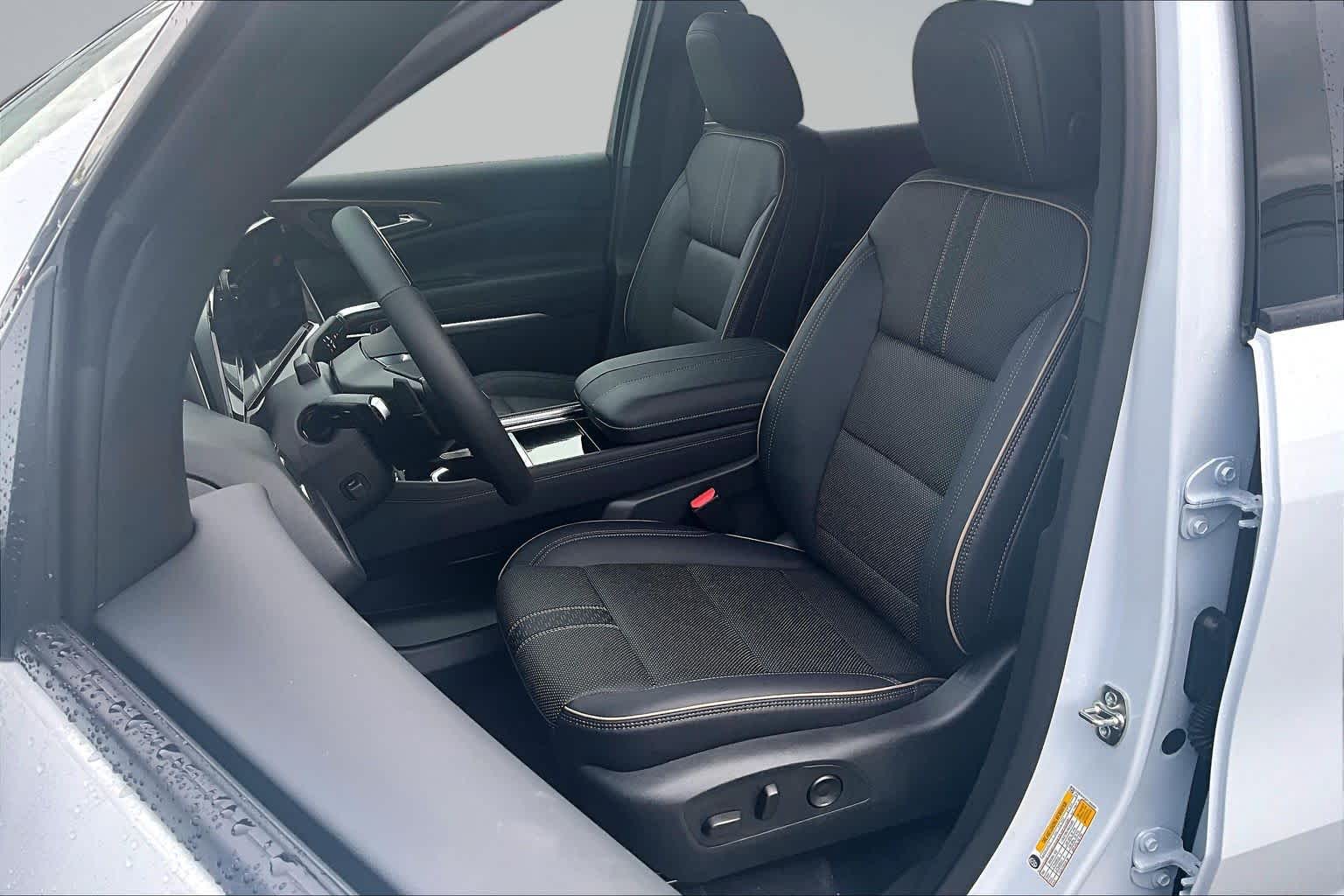 2026 Chevrolet Traverse AWD High Country Polar White Tricoat at James Chevrolet