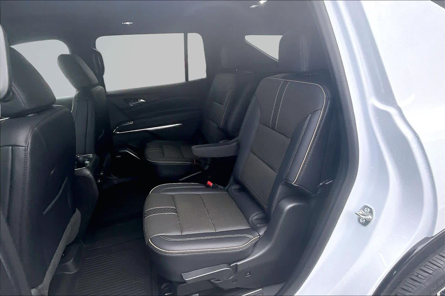 2026 Chevrolet Traverse AWD High Country Polar White Tricoat at James Chevrolet