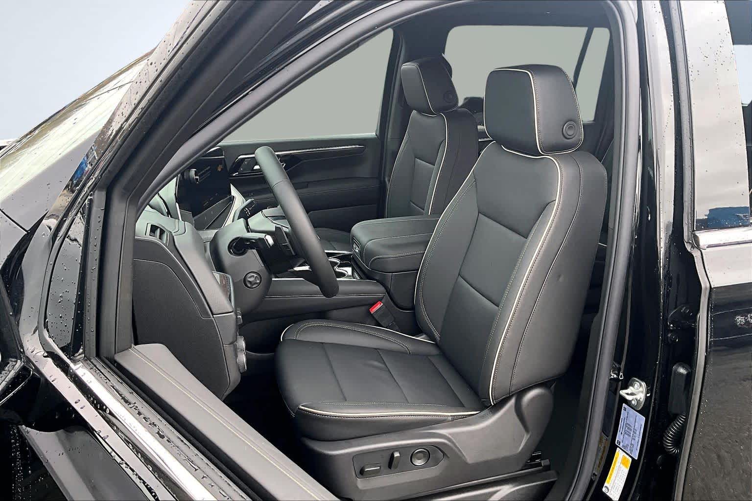 2026 Chevrolet Suburban Premier Black at James Chevrolet