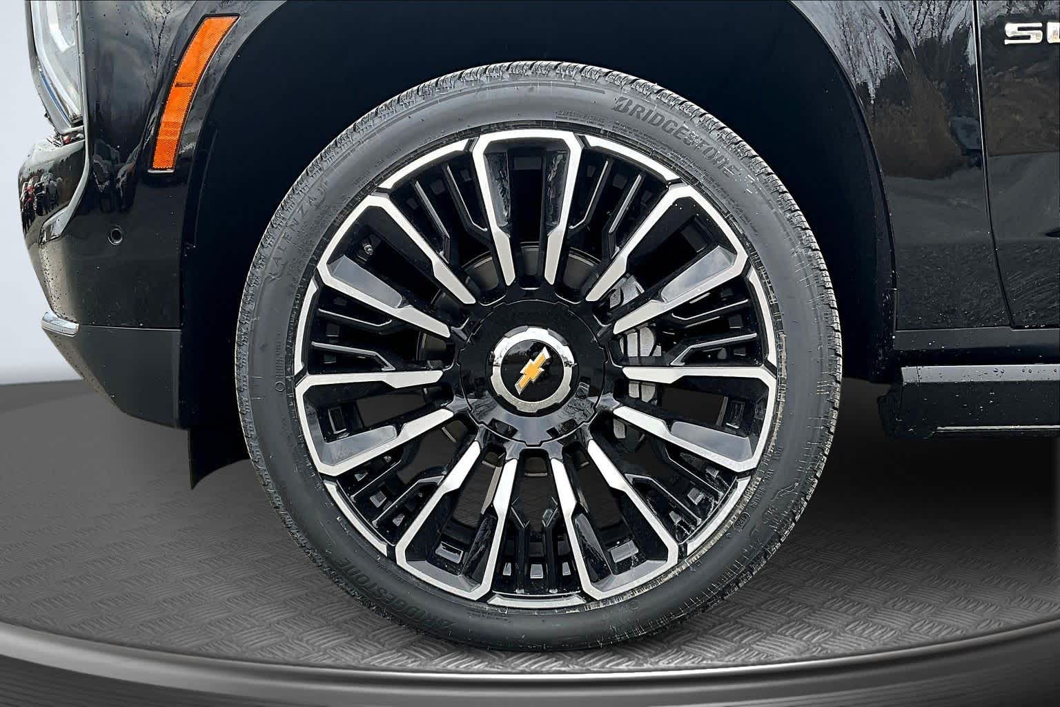 2026 Chevrolet Suburban High Country - 10