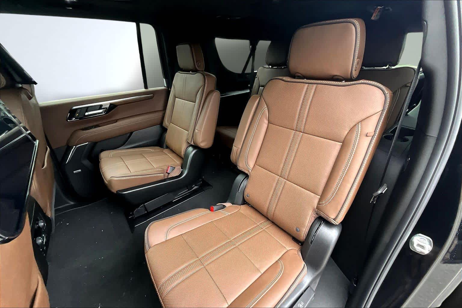 2026 Chevrolet Suburban High Country - 8
