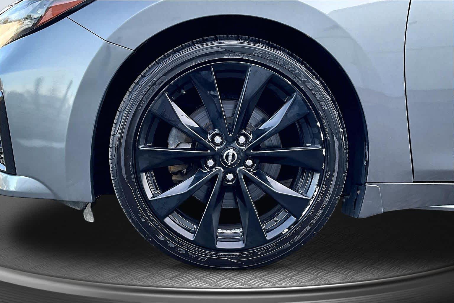 2023 Nissan Maxima SR - 8