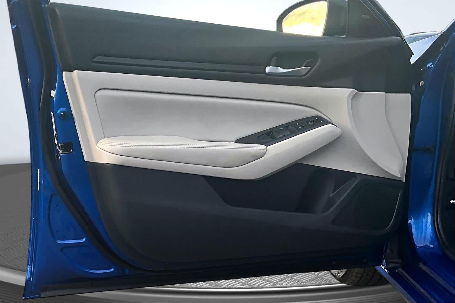 2025 Nissan Altima SV Bluestone Pearl at James Chevrolet