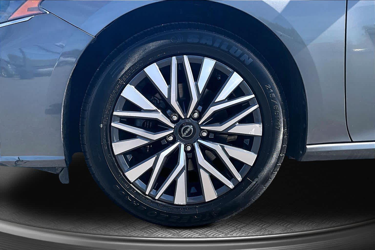 2024 Nissan Altima 2.5 SV - 8