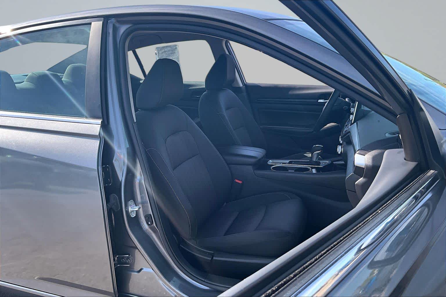 2024 Nissan Altima 2.5 SV - 7