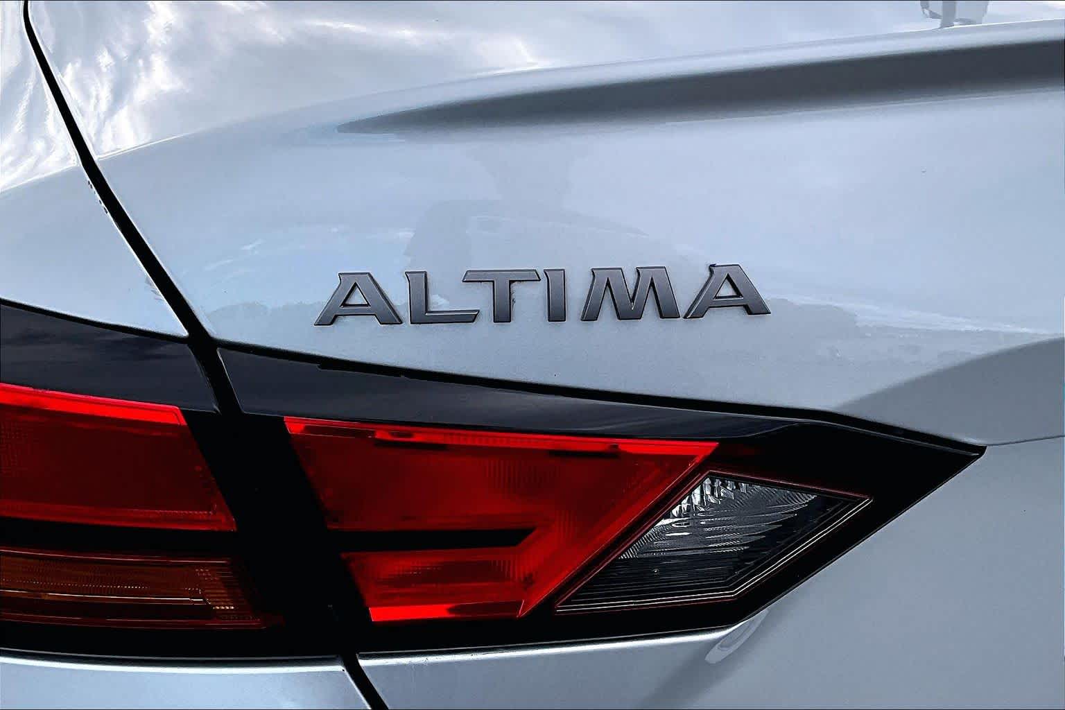 2024 Nissan Altima 2.5 SV Brilliant Silver Metallic at James Chevrolet
