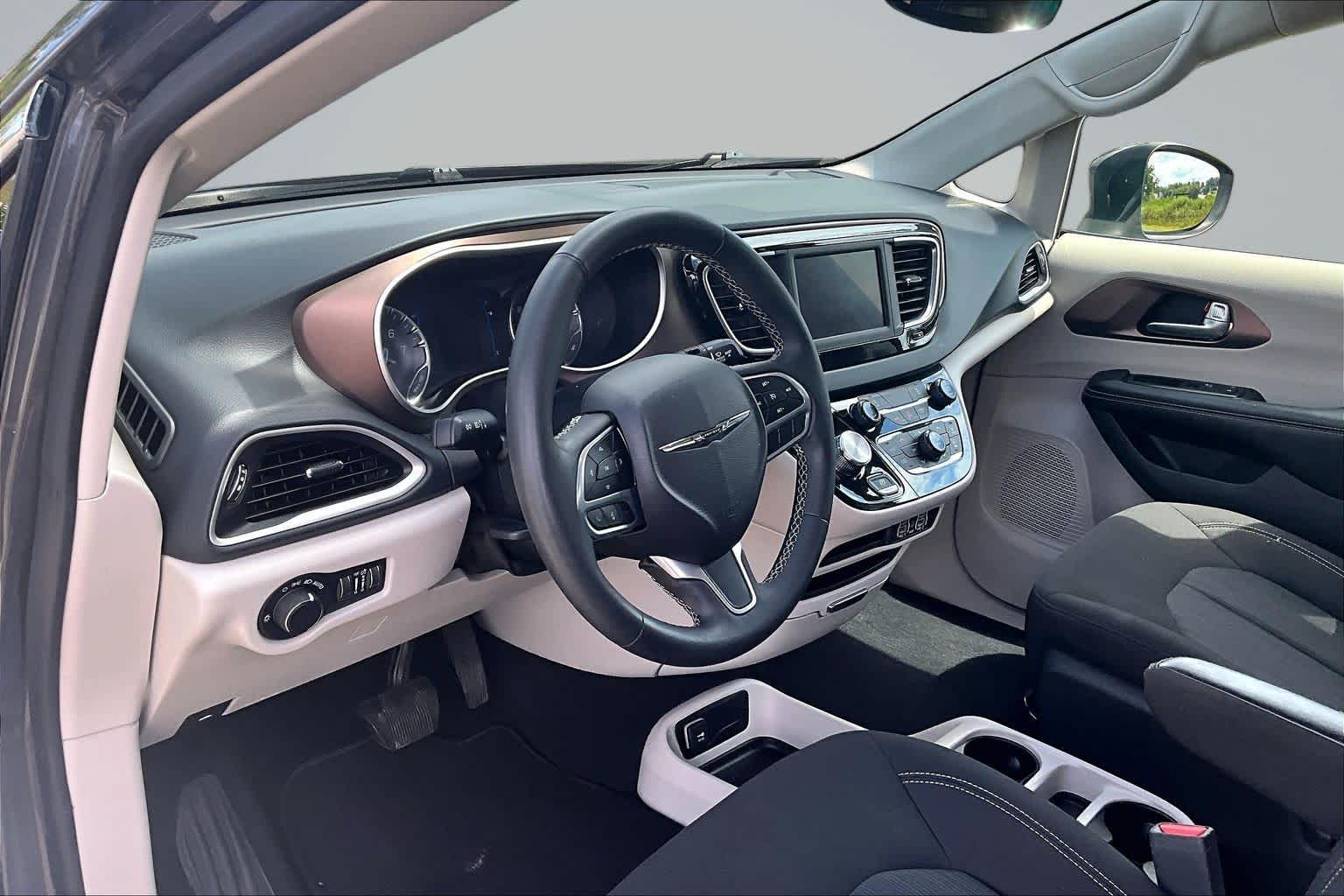 2023 Chrysler Voyager LX Granite Crystal Metallic Clearcoat at James Chevrolet