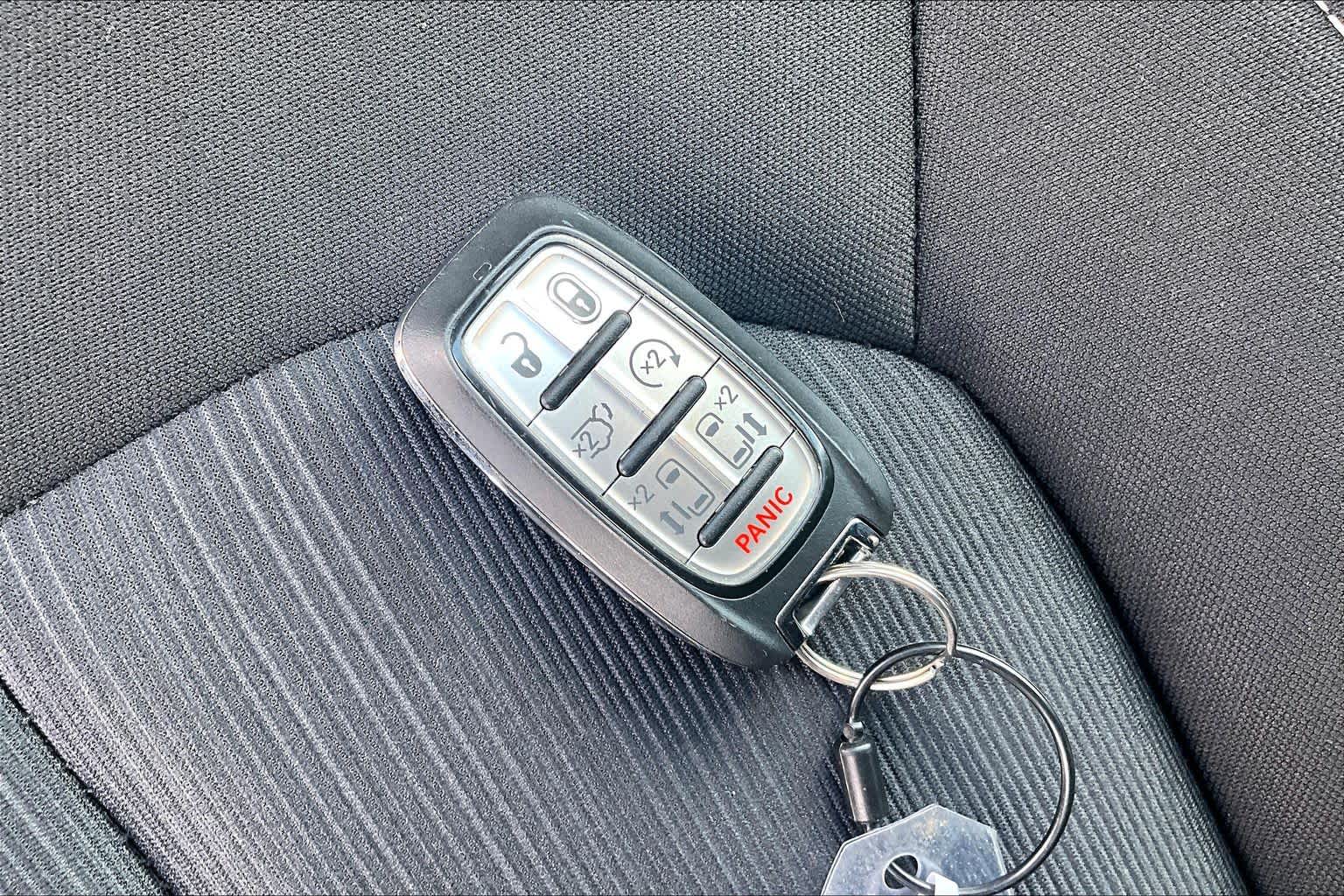 2023 Chrysler Voyager LX - 10