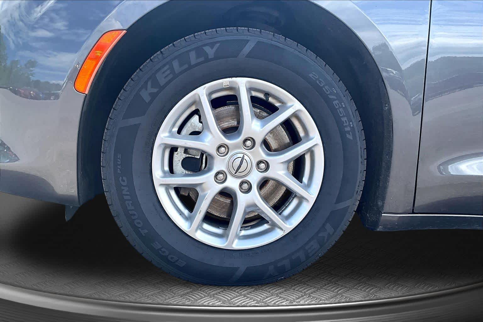 2023 Chrysler Voyager LX - 8