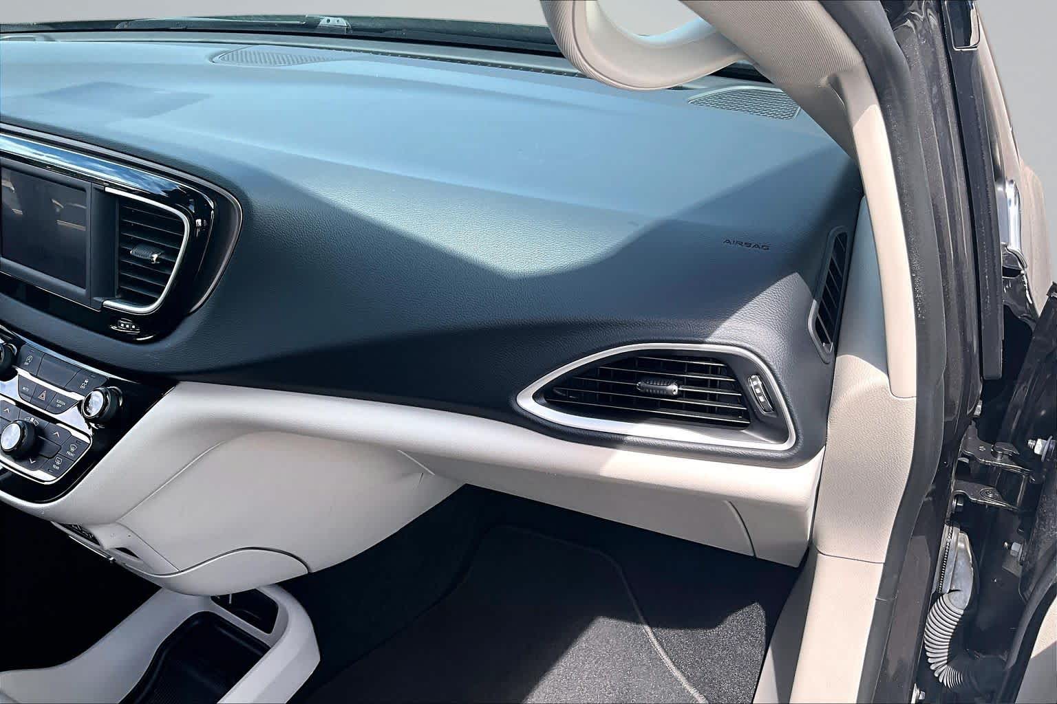 2023 Chrysler Voyager LX Granite Crystal Metallic Clearcoat at James Chevrolet