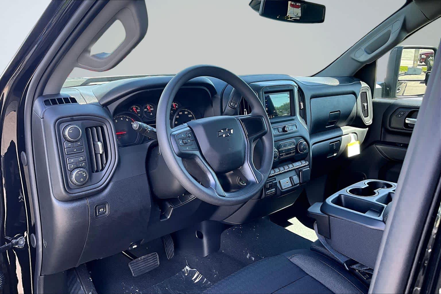 2026 Chevrolet Silverado 2500HD Custom - 4