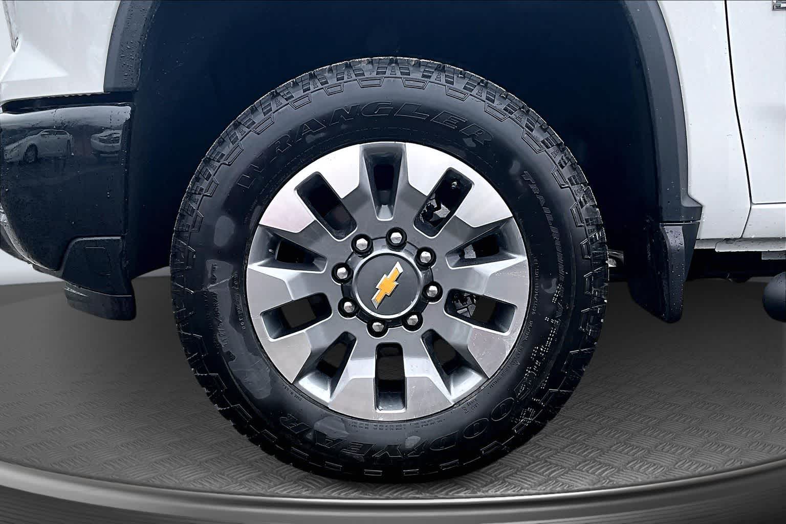 2026 Chevrolet Silverado 2500HD Custom Summit White at James Chevrolet