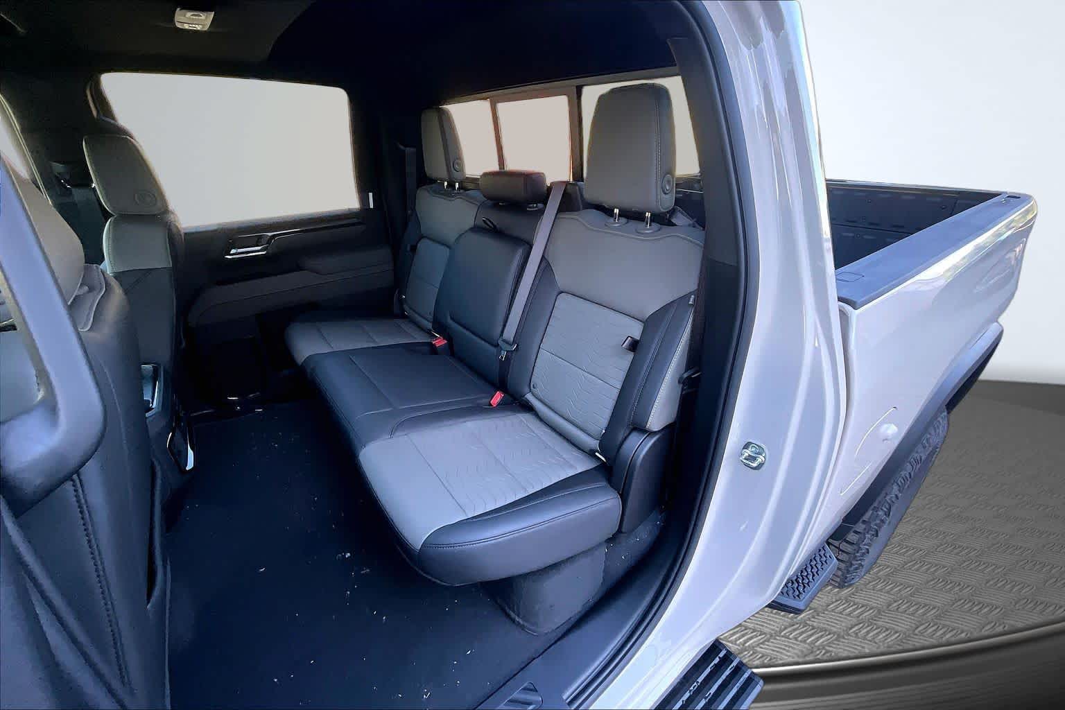 2026 Chevrolet Silverado 2500HD ZR2 - 9