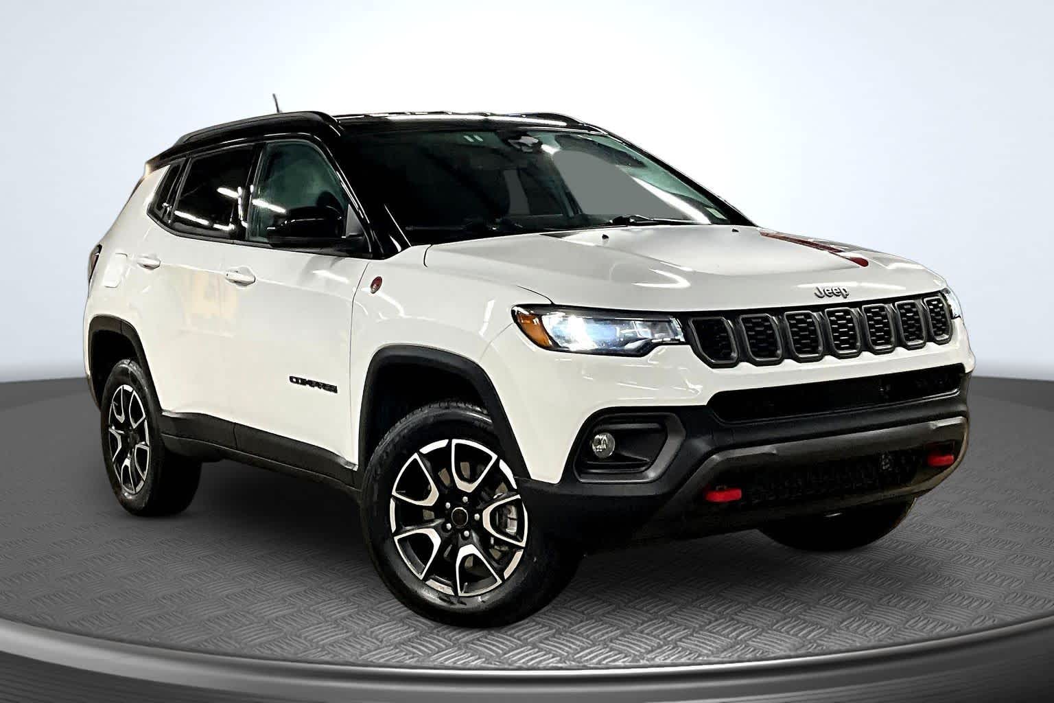 2025 Jeep Compass Trailhawk - 11