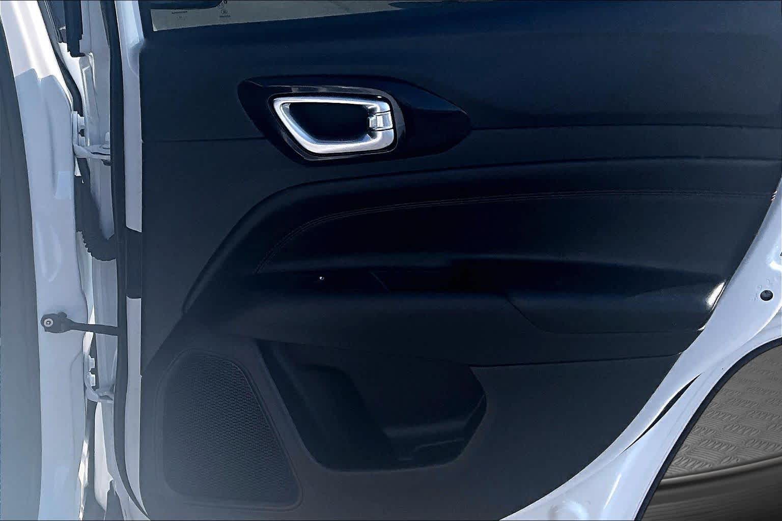 2025 Jeep Compass Trailhawk Bright White Clearcoat at James Chevrolet