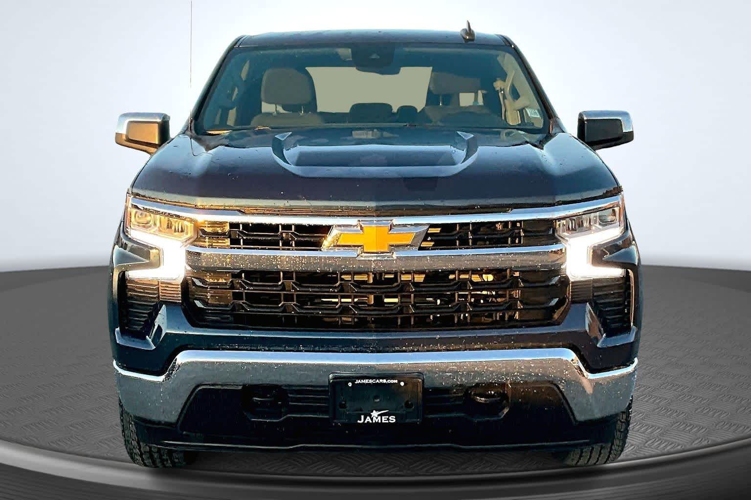 2023 Chevrolet Silverado 1500 LT - 3