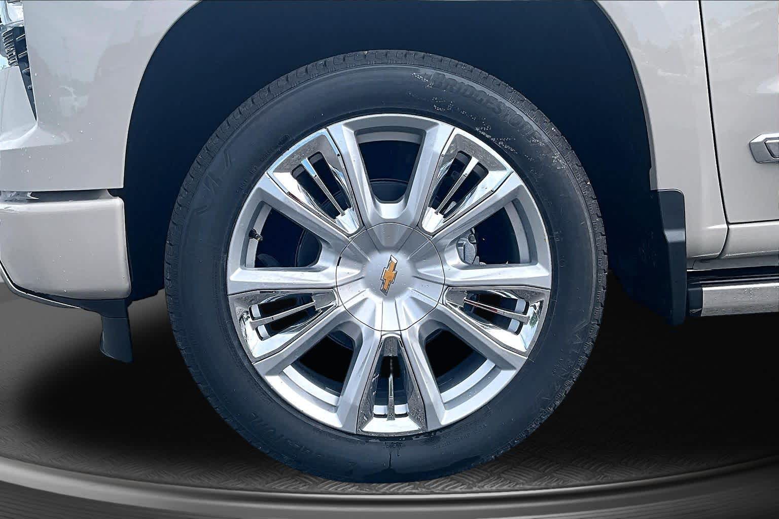 2026 Chevrolet Silverado 1500 High Country - 11