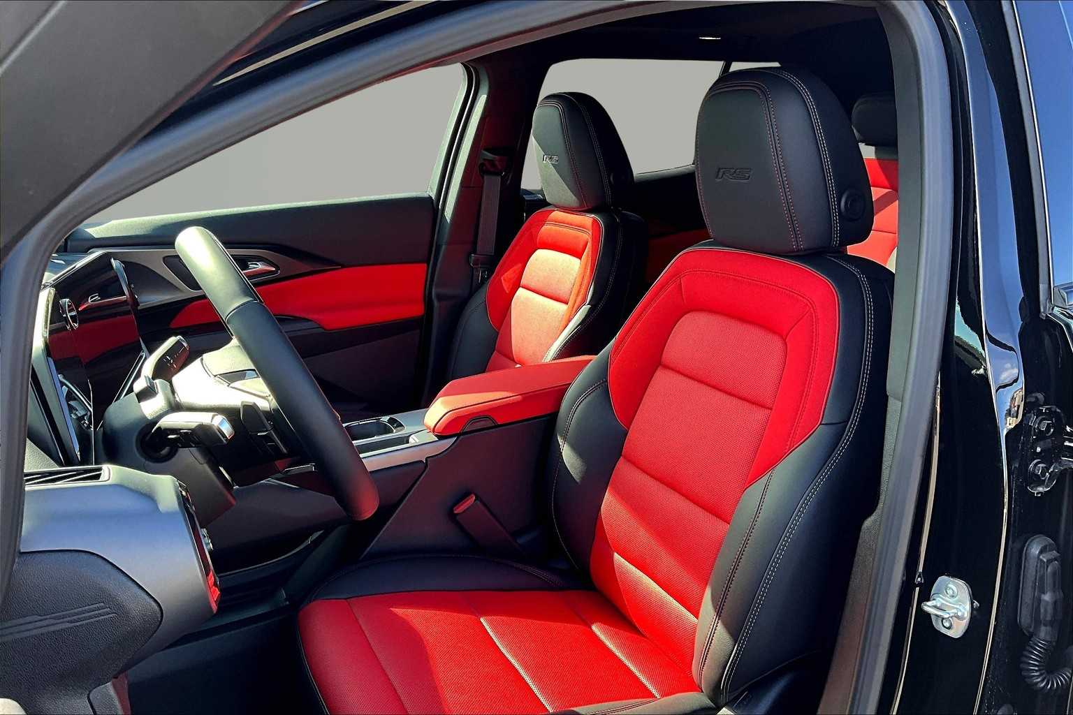 2025 Chevrolet Equinox EV RS - 8