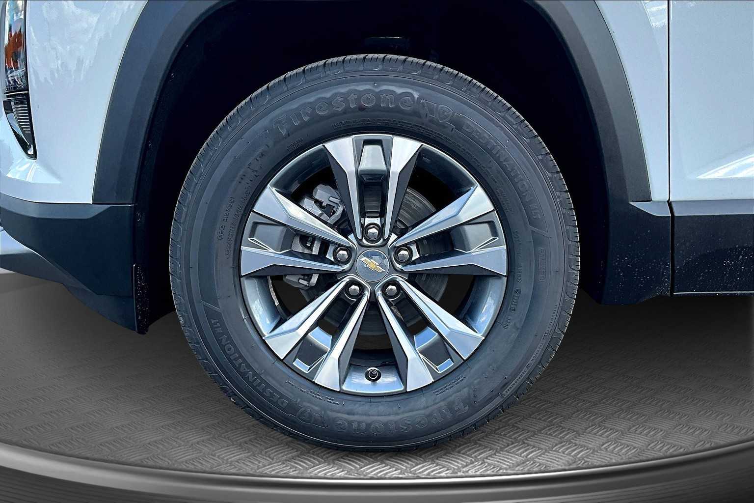 2026 Chevrolet Equinox FWD LT - 11