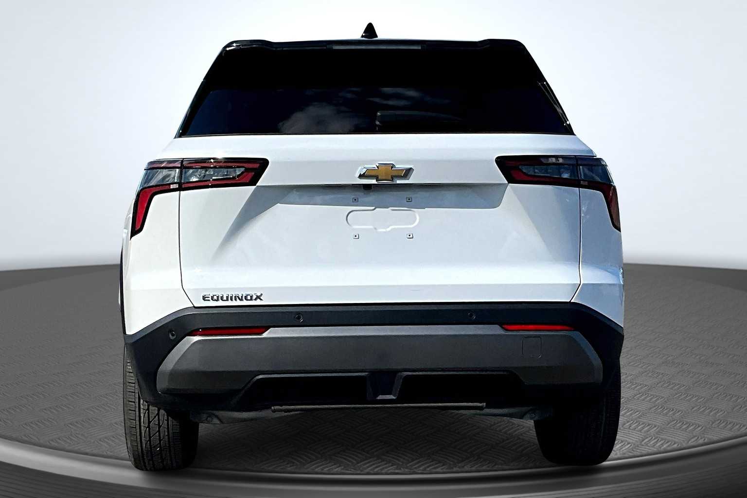 2026 Chevrolet Equinox FWD LT - 3