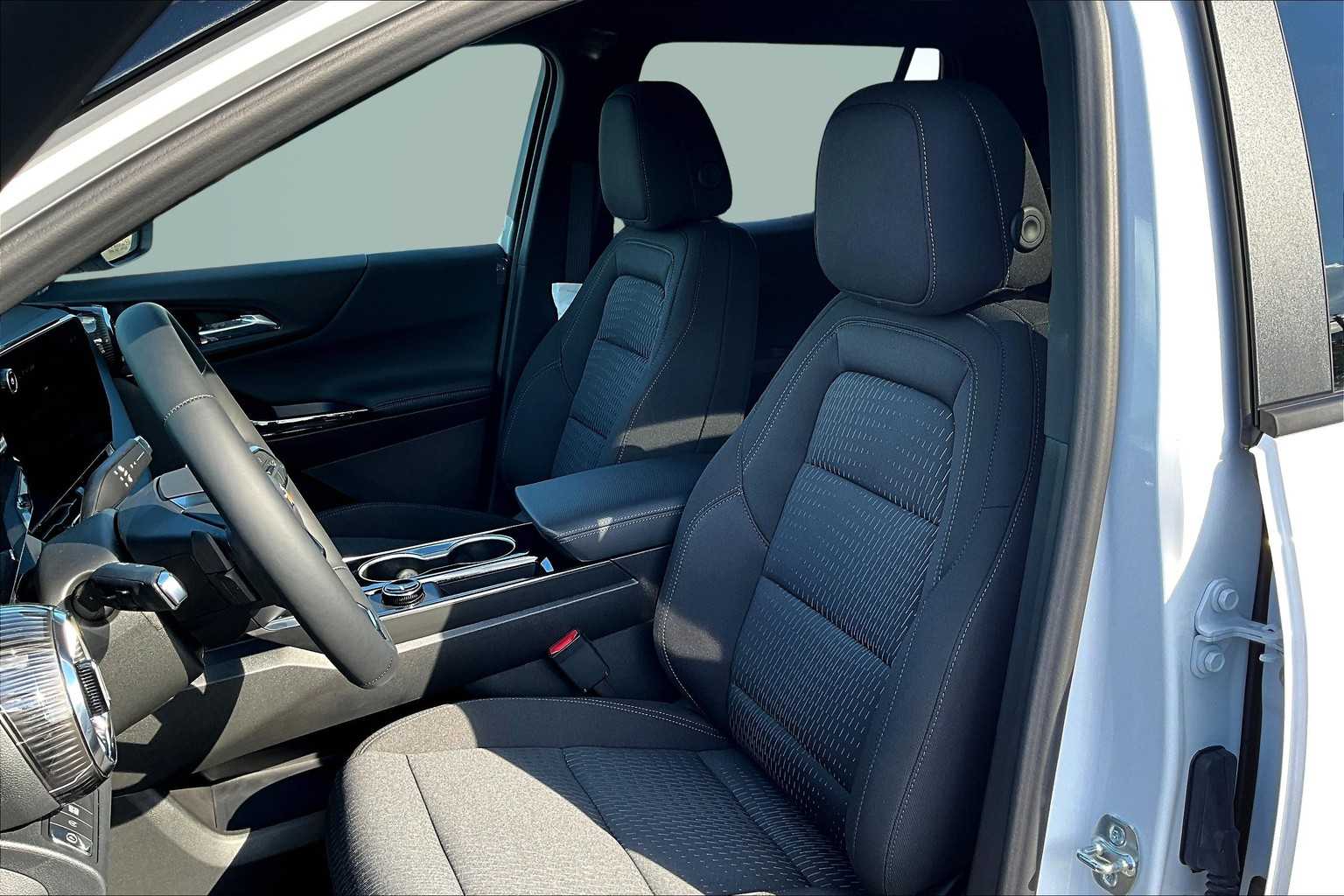 2026 Chevrolet Equinox FWD LT - 8