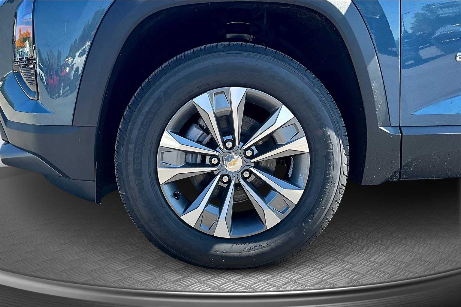 2026 Chevrolet Equinox FWD LT - 11