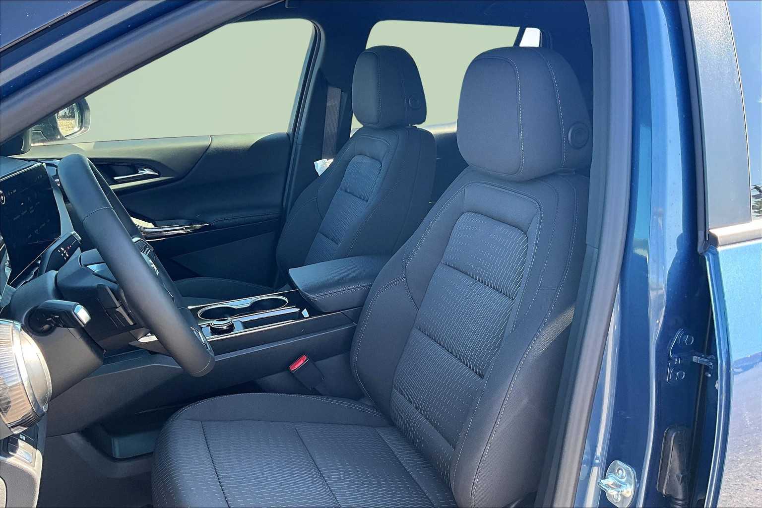 2026 Chevrolet Equinox FWD LT - 8