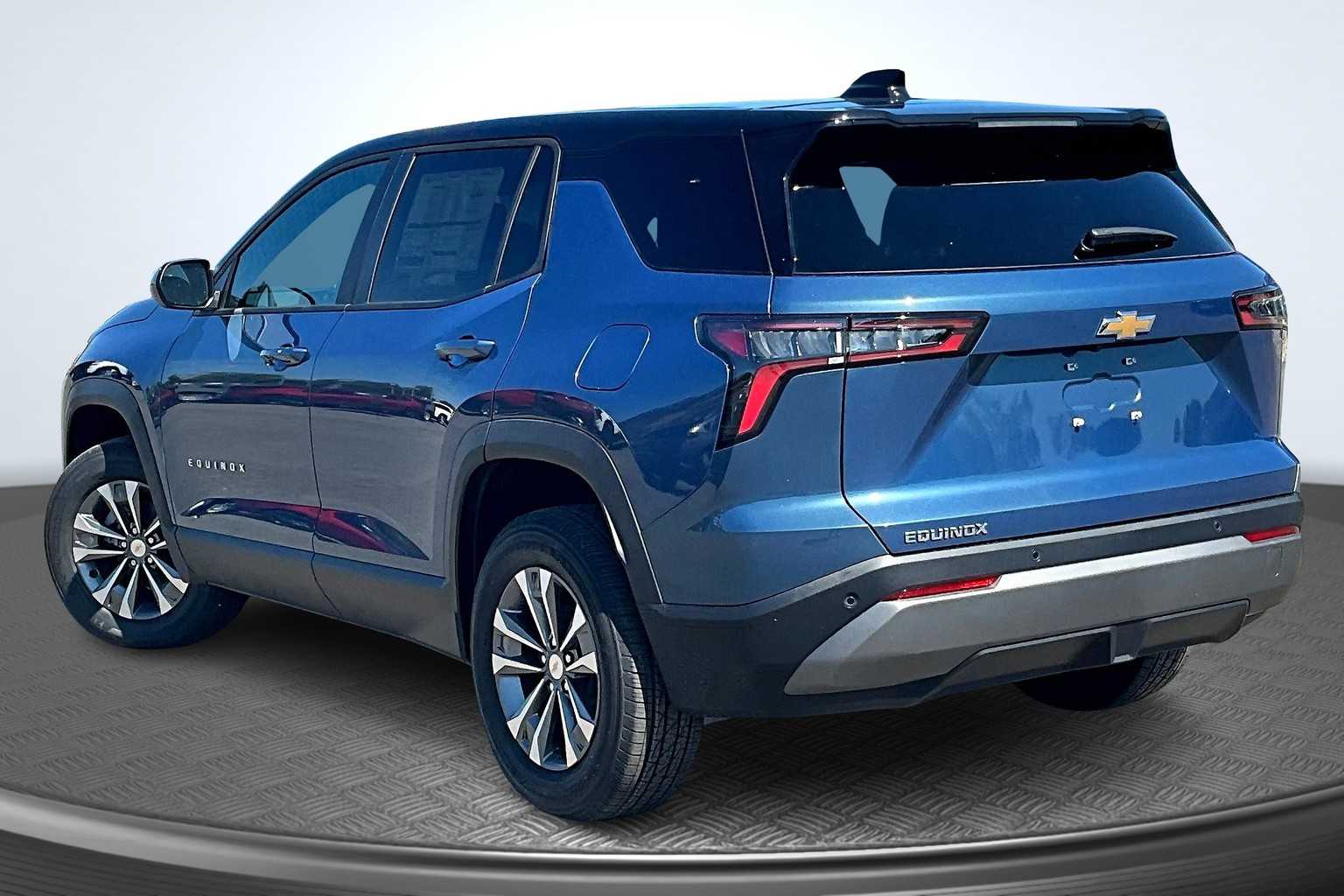 2026 Chevrolet Equinox FWD LT - 2