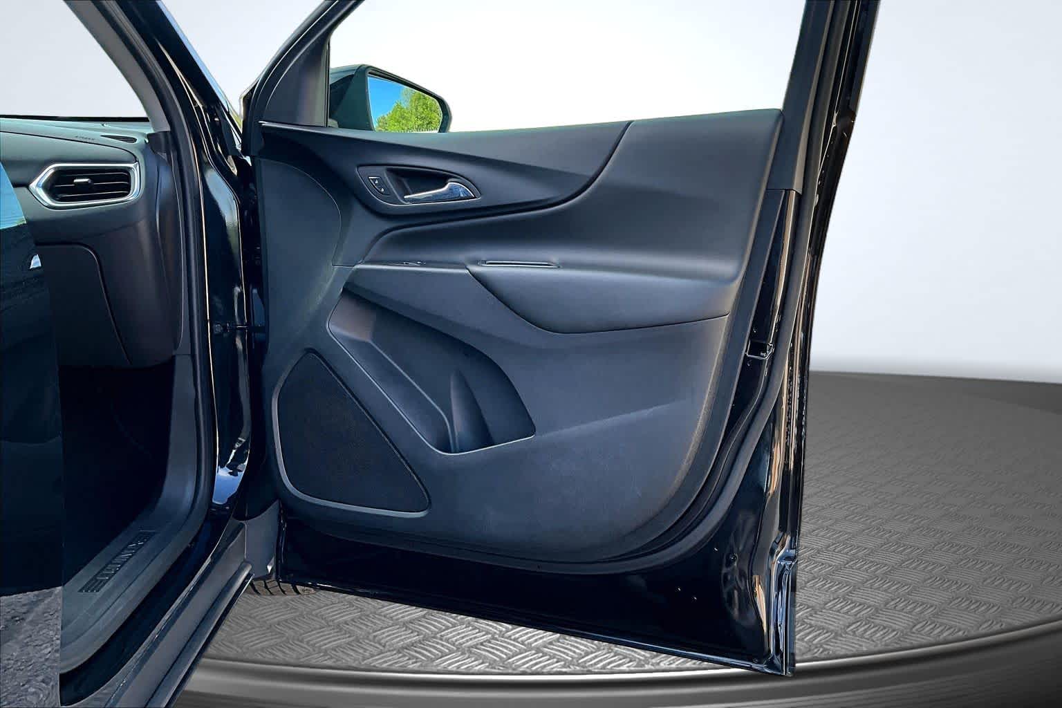 2024 Chevrolet Equinox LT Mosaic Black Metallic at James Chevrolet