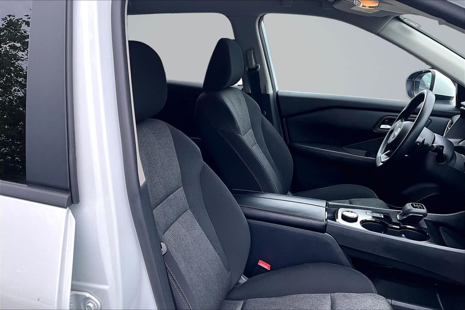 2024 Nissan Rogue SV - 7
